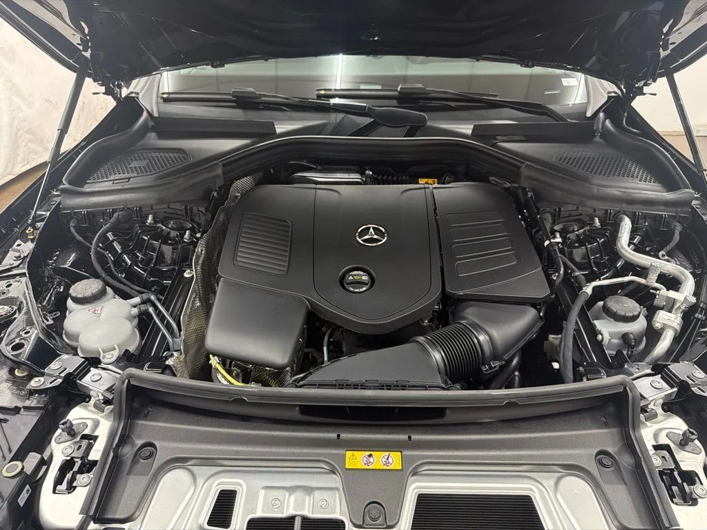 New 2027 Black Mercedes-Benz GLC 300 image 33