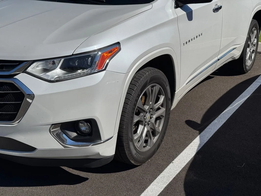 Used 2018 Beige Chevrolet Premier image 3