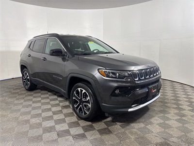 Certified Used 2024  Jeep Limited image 1