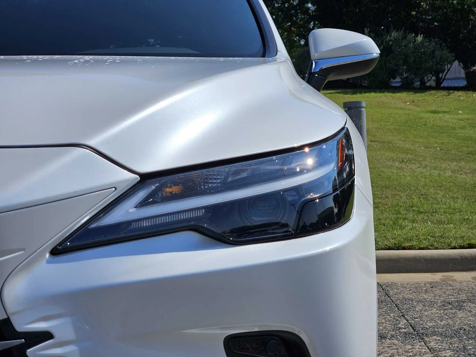 Certified Used 2025 EMINENT WHITE PEARL Lexus  image 6