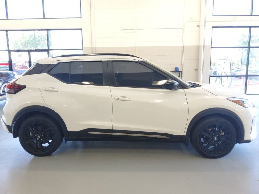 Used 2023 White Nissan SR image 24