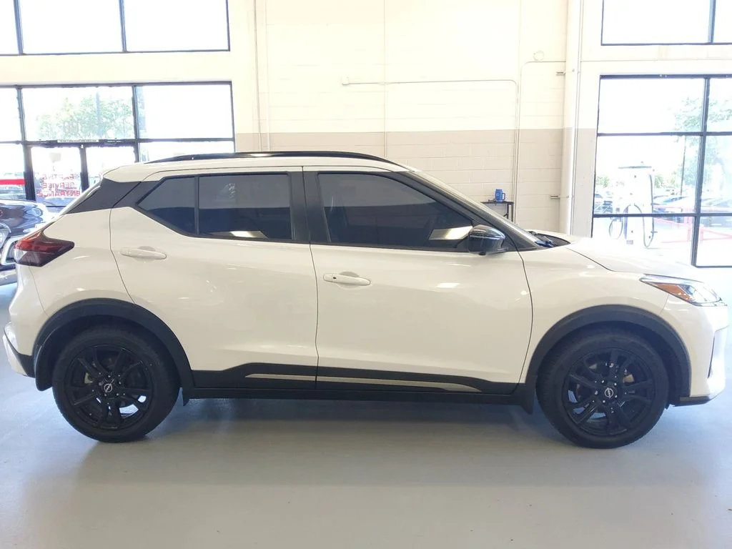 Used 2023 White Nissan SR image 24