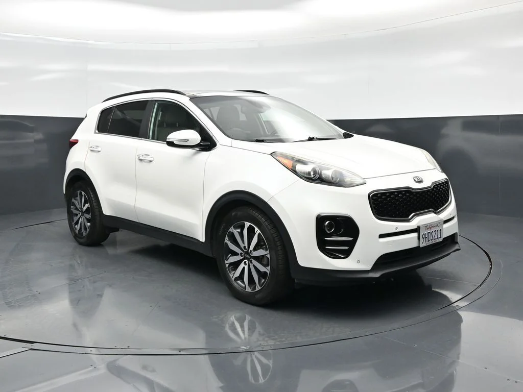 Used 2018 White Kia EX image 58