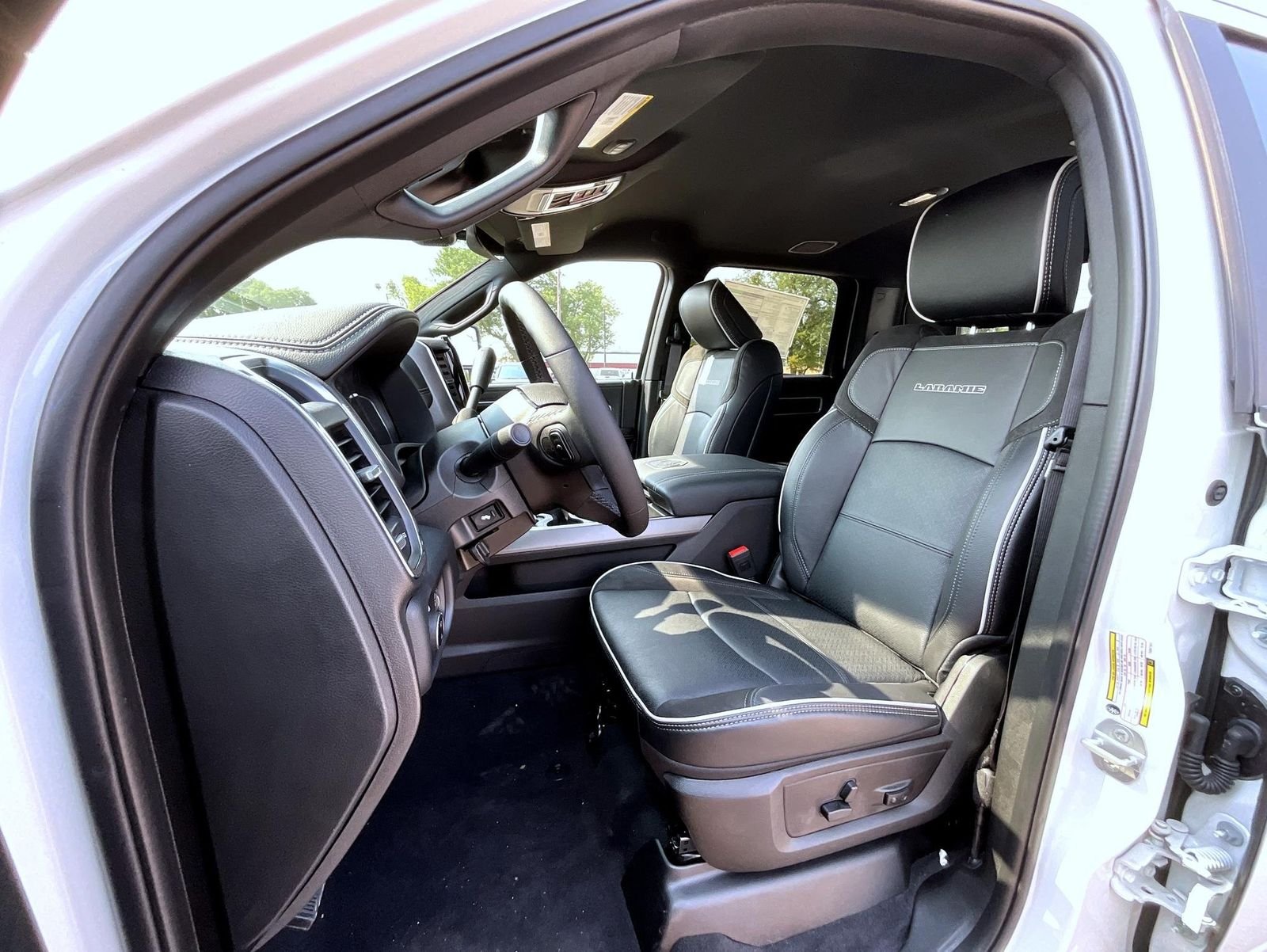 New 2026 Bright White Clear-Coat Exterior Paint RAM Laramie image 11