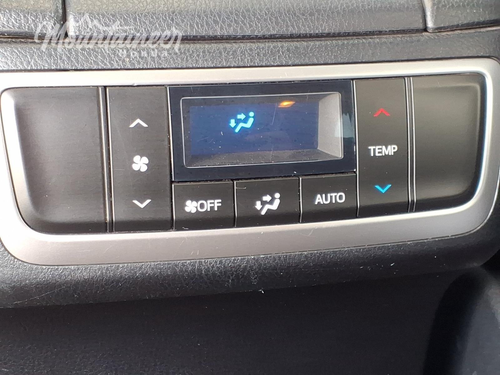 Used 2019 Predawn Gray Mica Toyota XLE image 36