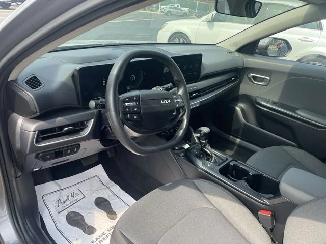 2025 Kia K4 LXS - Photo 18