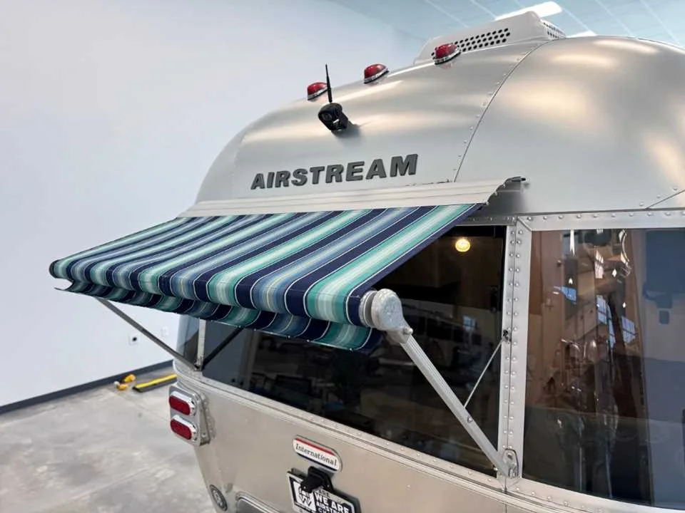 Used 2022 SILVER AIRSTREAM  image 7