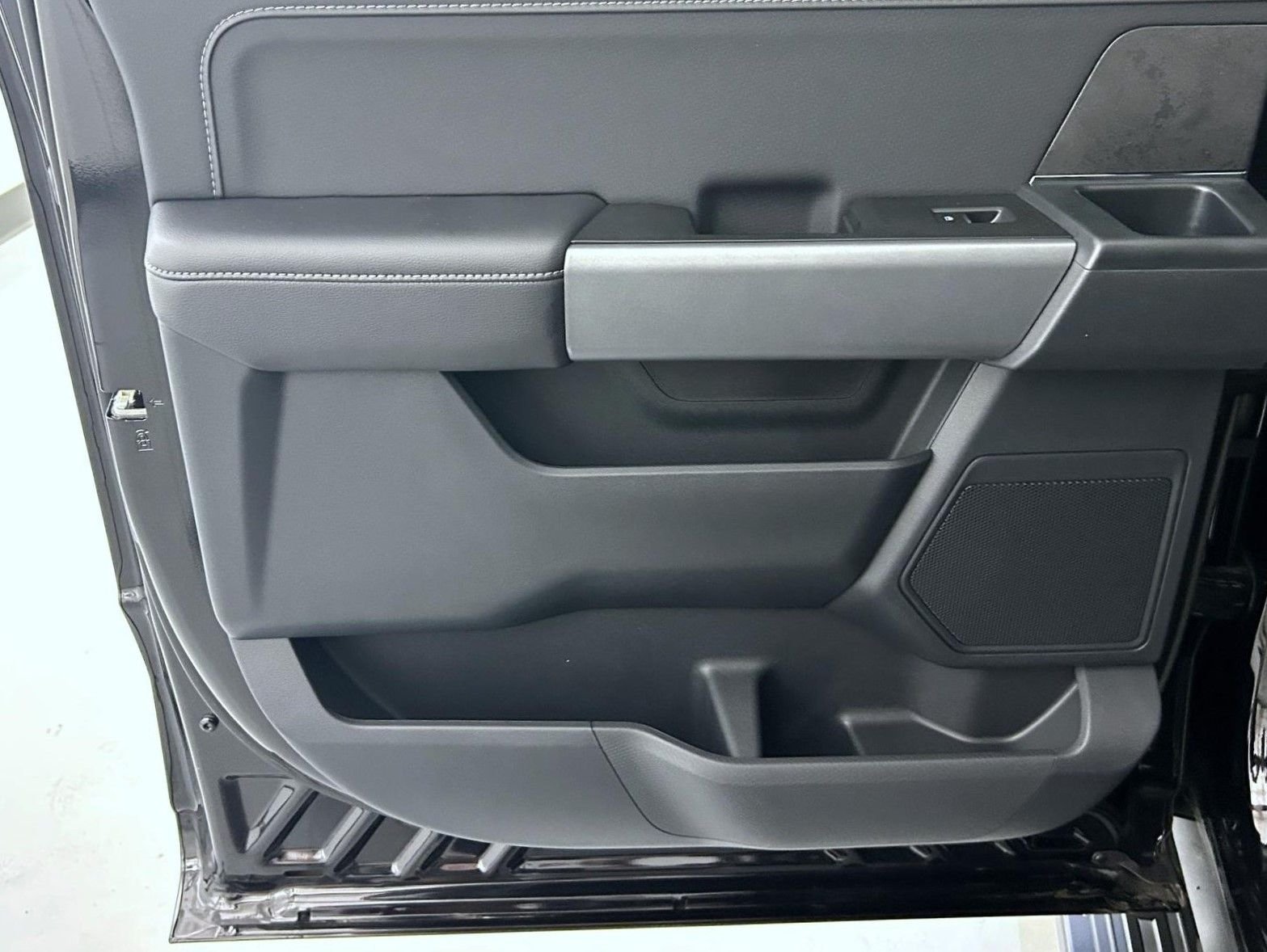New 2026 Agate Black Metallic Ford XLT image 20