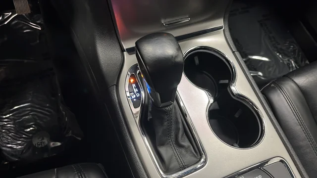 Used 2019 Bright White Clearcoat Jeep Limited image 19