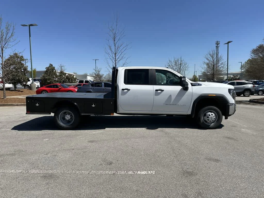 2025 GMC Sierra 3500HD Pro - Photo 15