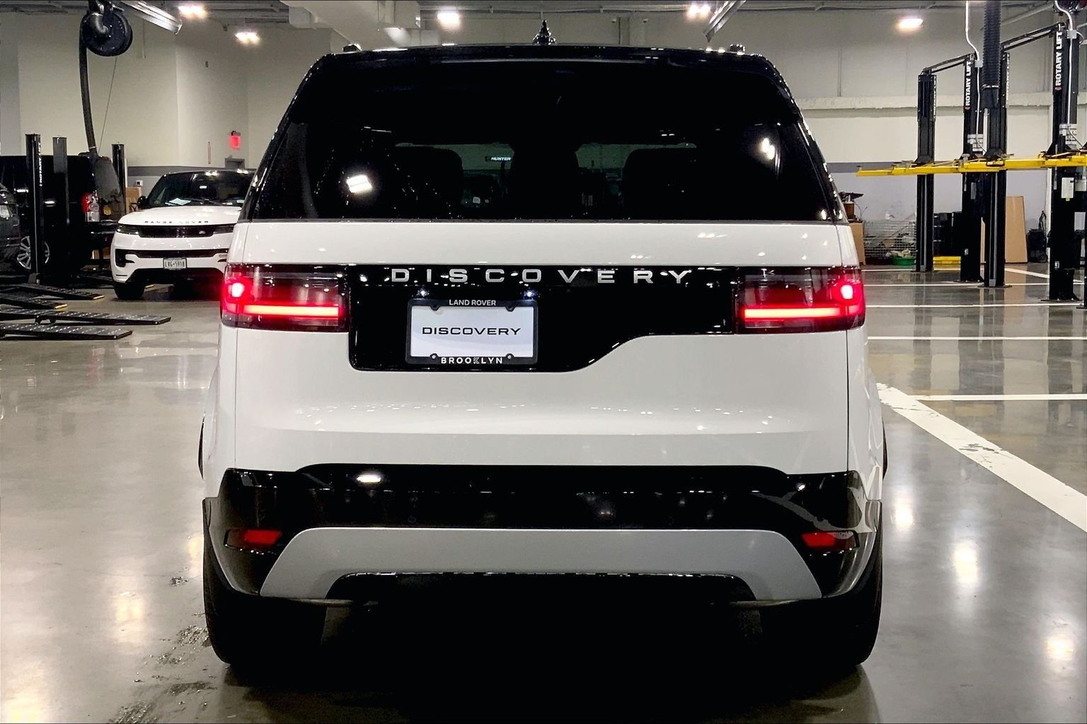 New 2026 Fuji White Land Rover Gemini Edition image 4