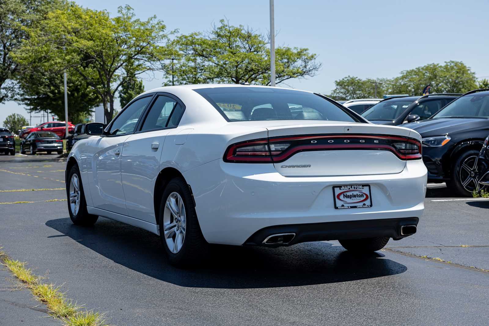Used 2022 White Knuckle Clearcoat Dodge SXT image 5