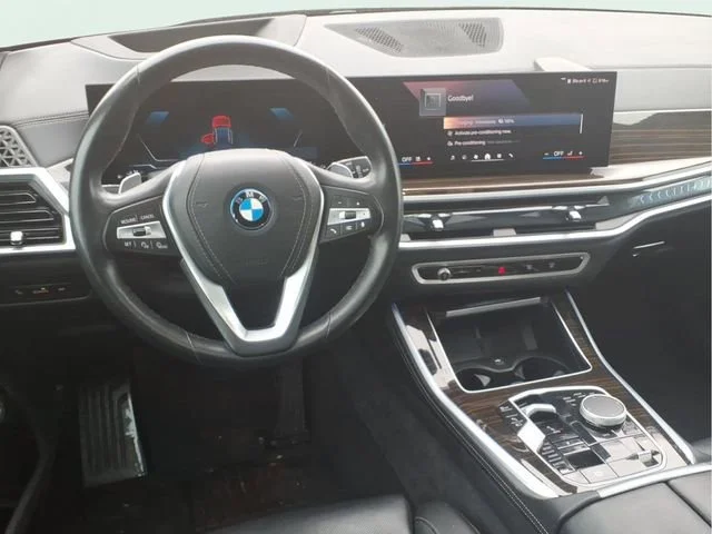 Used 2025  BMW xDrive50e image 20