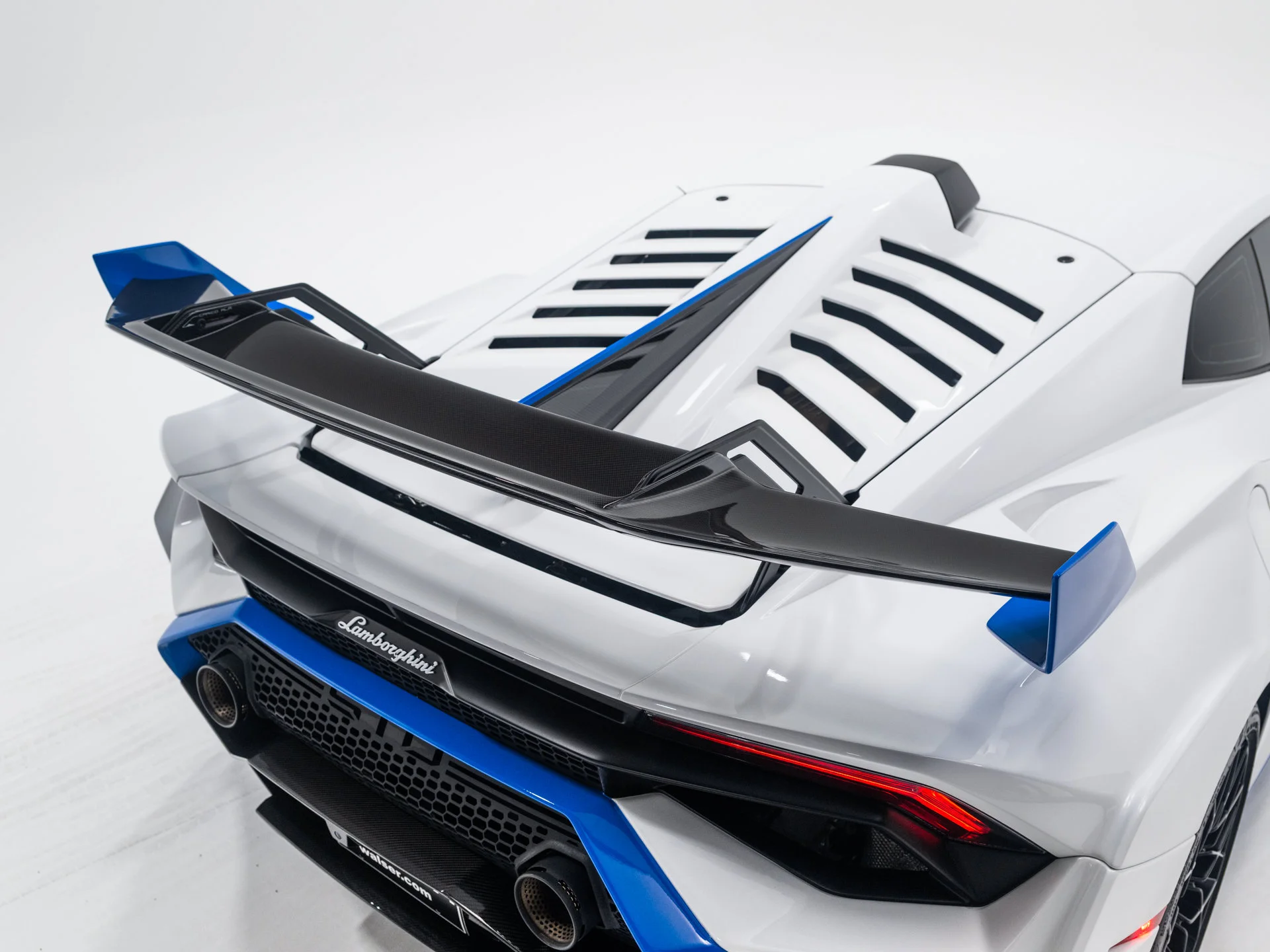 Used 2021 Bianco Asopo Metallic Lamborghini  image 22