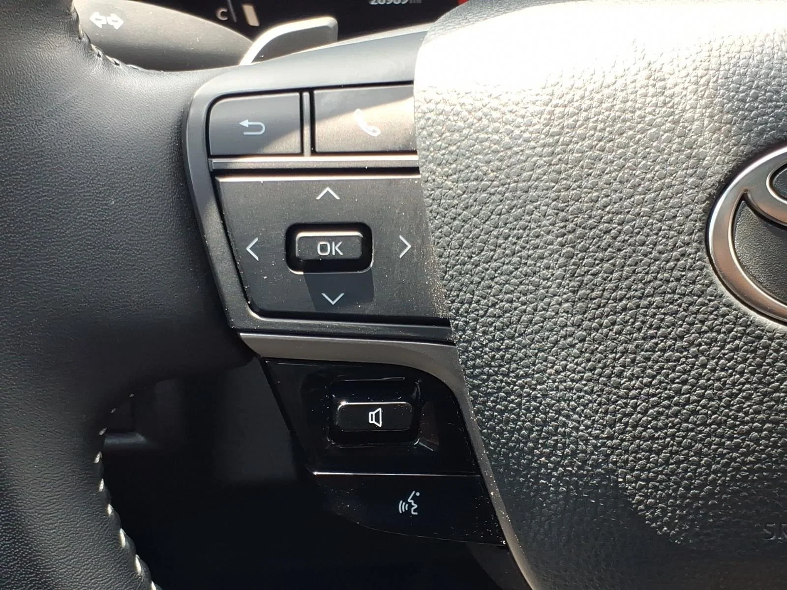 Used 2025 Ocean Gem Toyota SE image 26