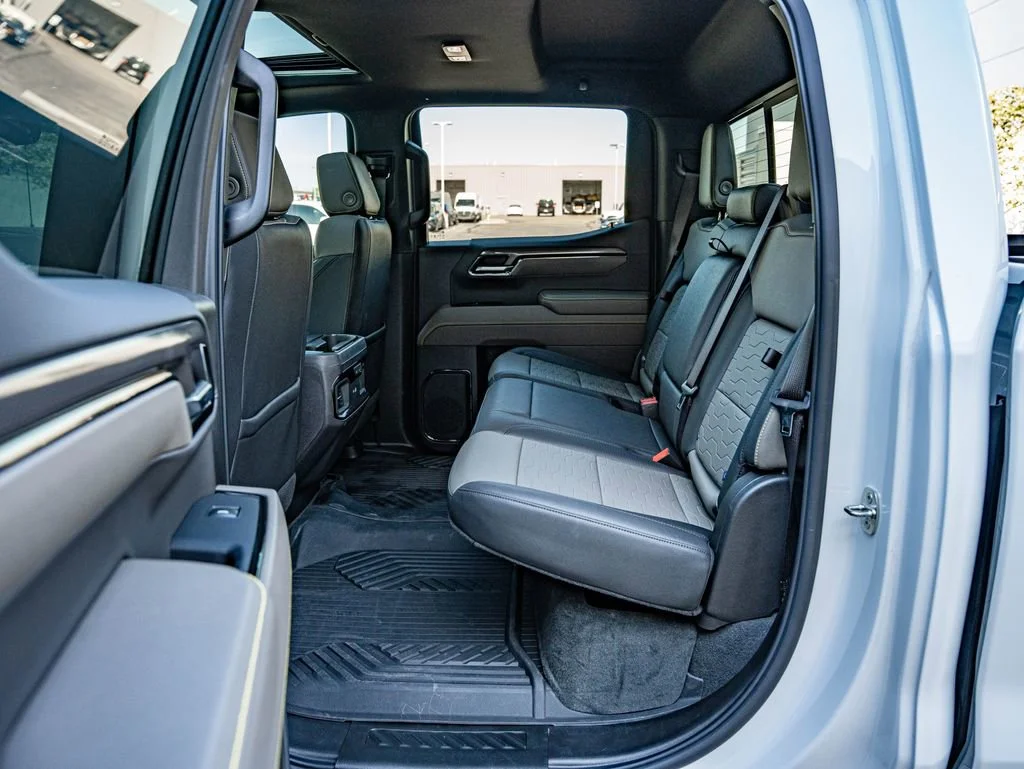Used 2024 Summit White Chevrolet ZR2 image 27