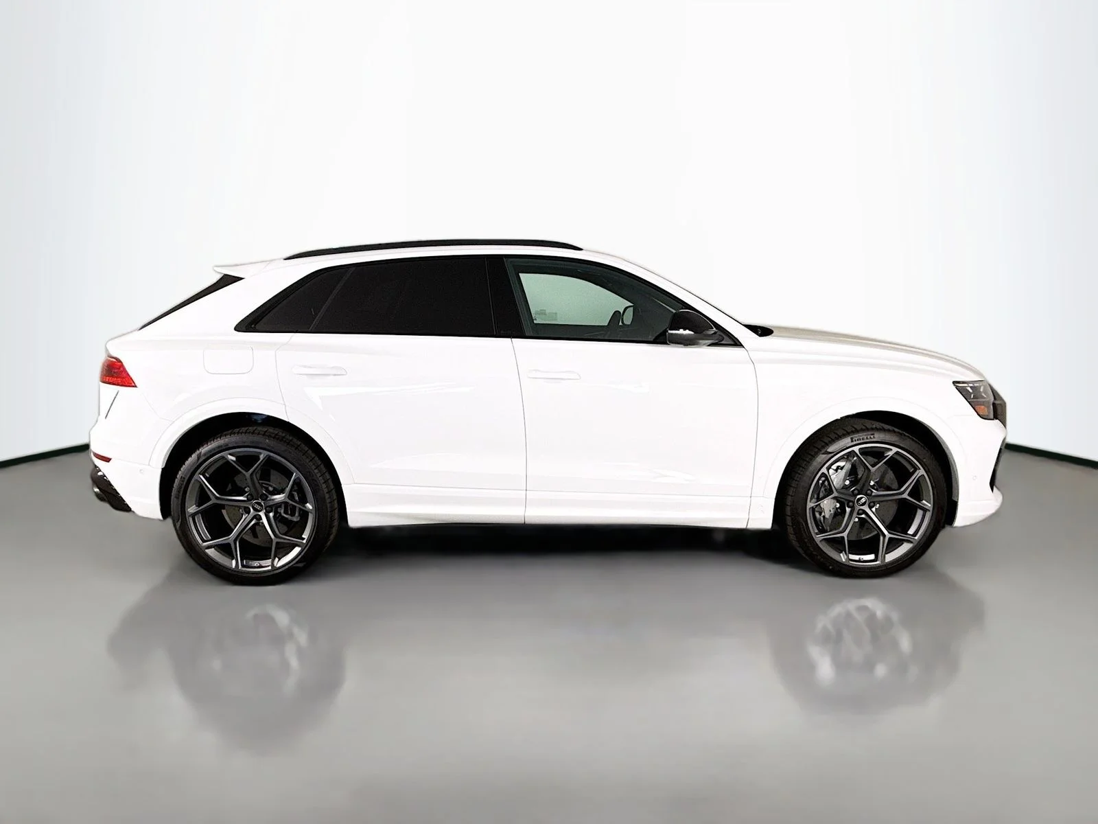 New 2025 White Audi 4.0T image 8