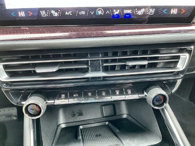 2027 Chevrolet Traverse RS - Photo 25