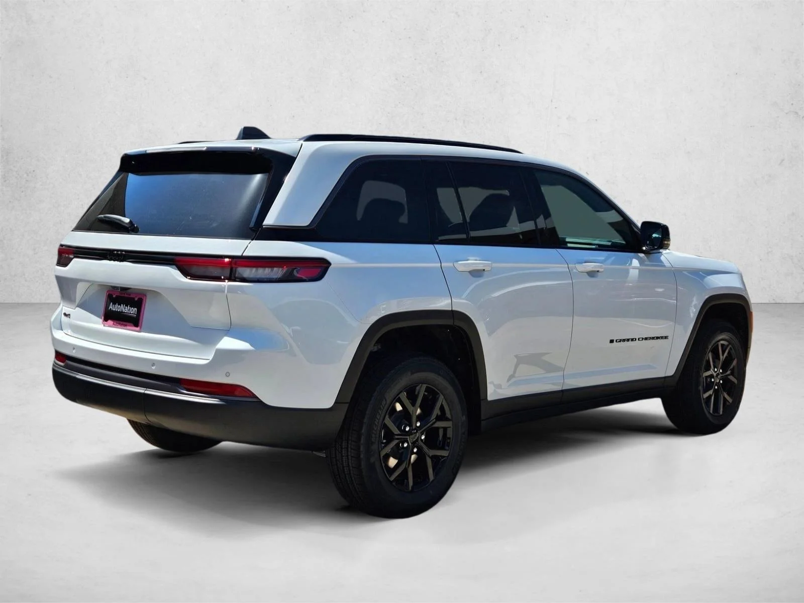 New 2026 Bright White Clearcoat Jeep Laredo Altitude image 2