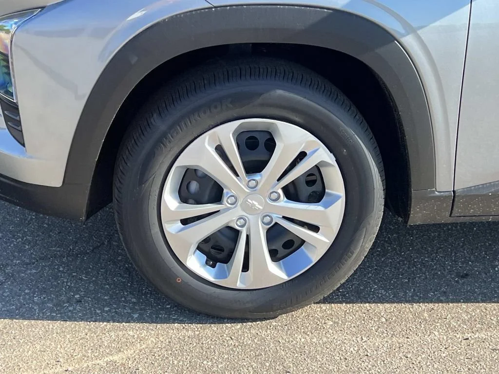 2026 Chevrolet Trax LS - Photo 25