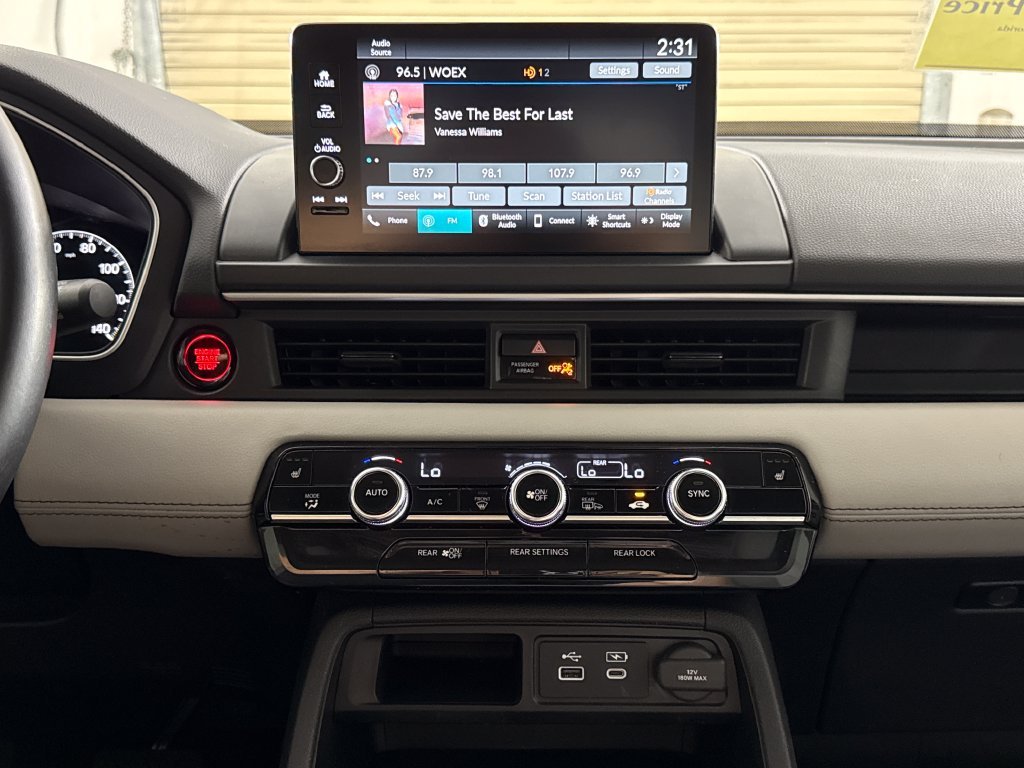 Used 2024  Honda EX-L image 19