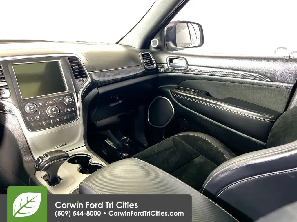 Used 2014 Brilliant Black Crystal Pearlcoat Jeep SRT image 27