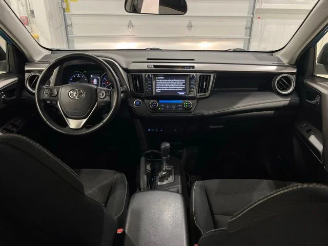 Used 2018 Blue Toyota XLE image 11