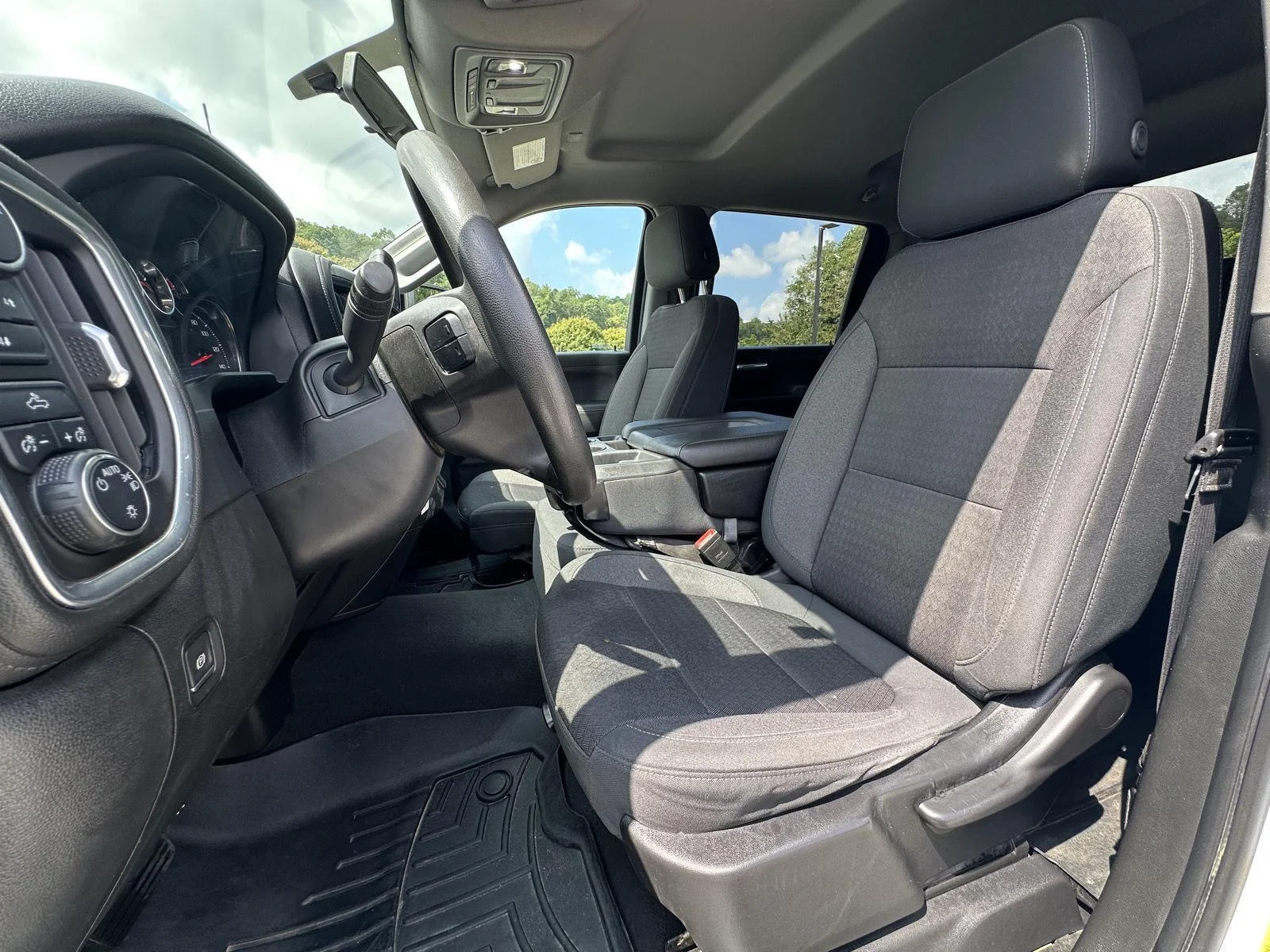 Used 2021 Summit White Chevrolet LT image 9