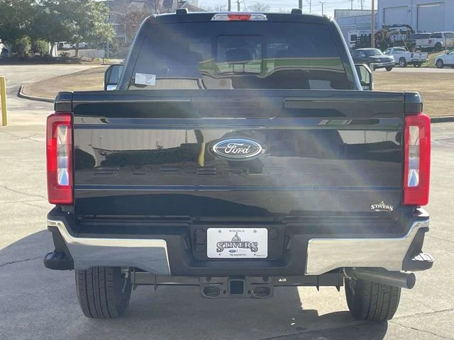 New 2026 Black Ford XLT image 4