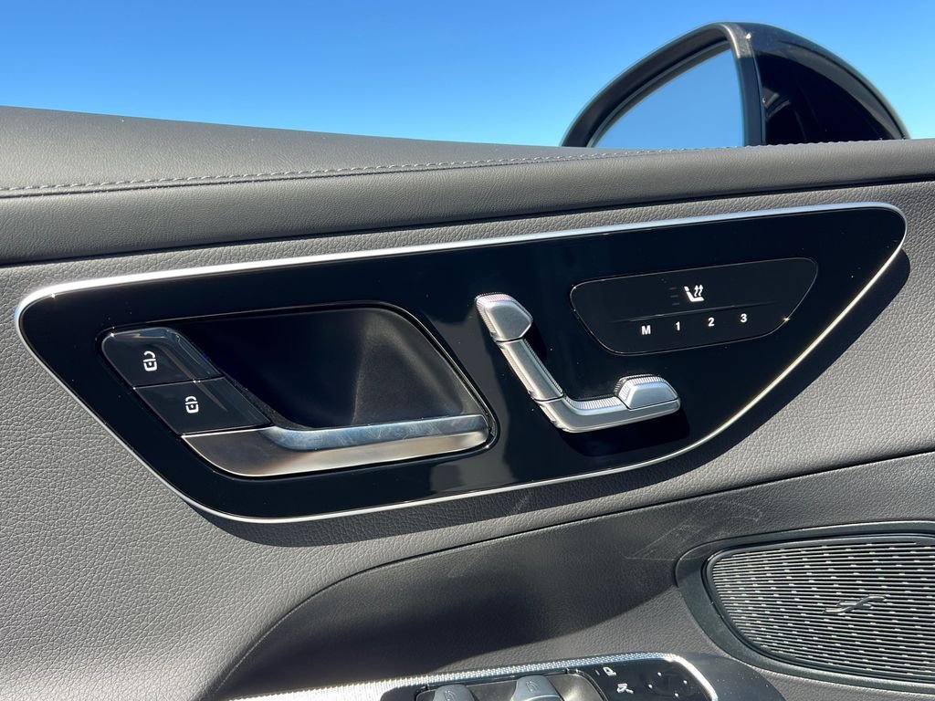 New 2026 MANUFAKTUR Alpine Grey Mercedes-Benz GLC300 image 12