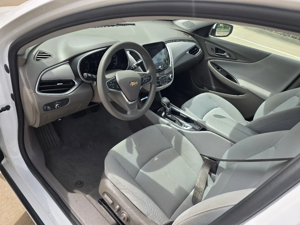 Used 2022 Summit White Chevrolet LT image 22
