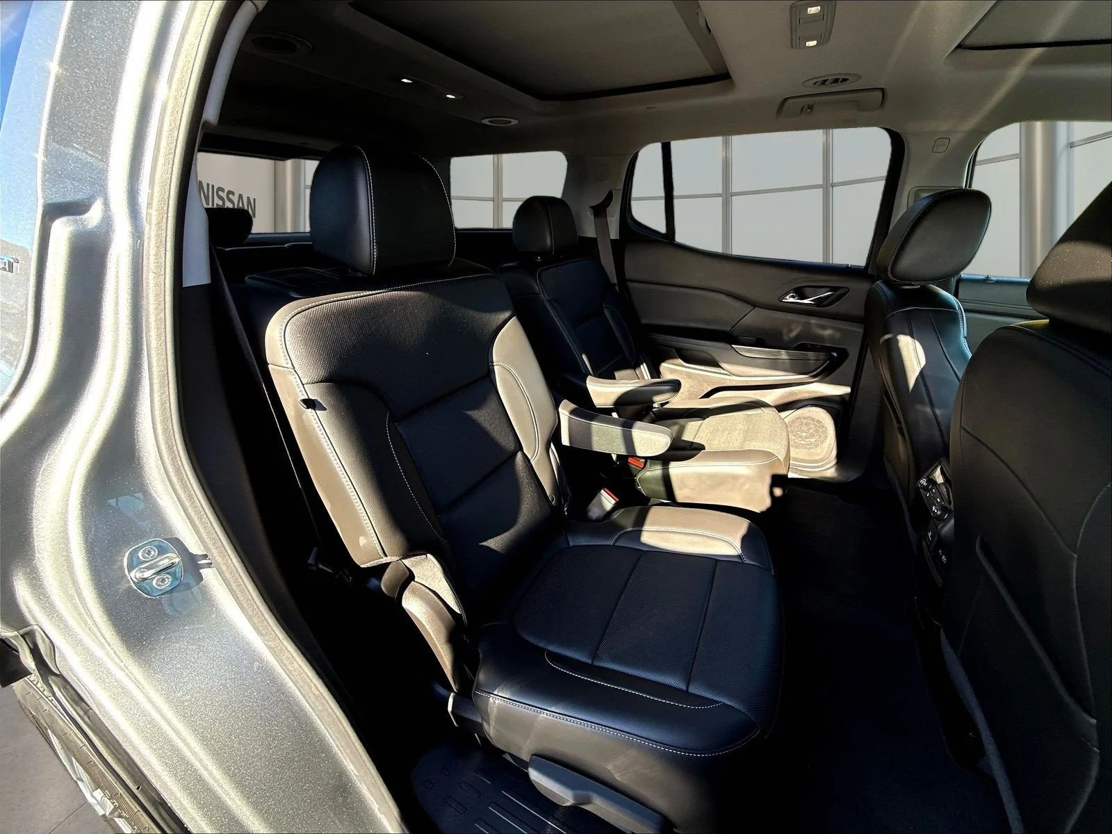 Used 2023 Sterling Metallic GMC SLT image 27