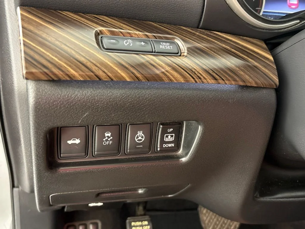 Used 2016 Gray Nissan Platinum image 30