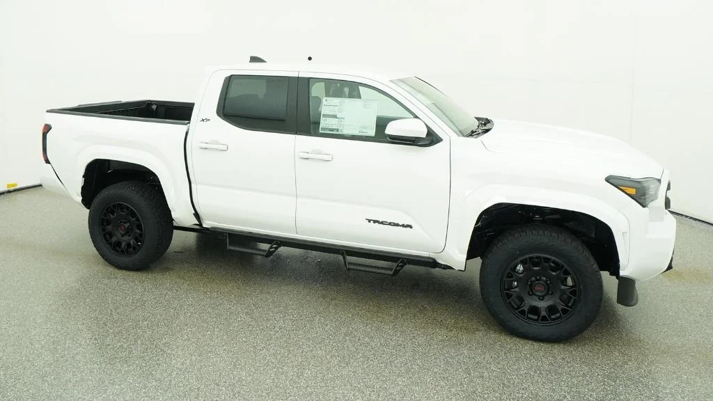 New 2026 Ice Cap Toyota SR5 image 13