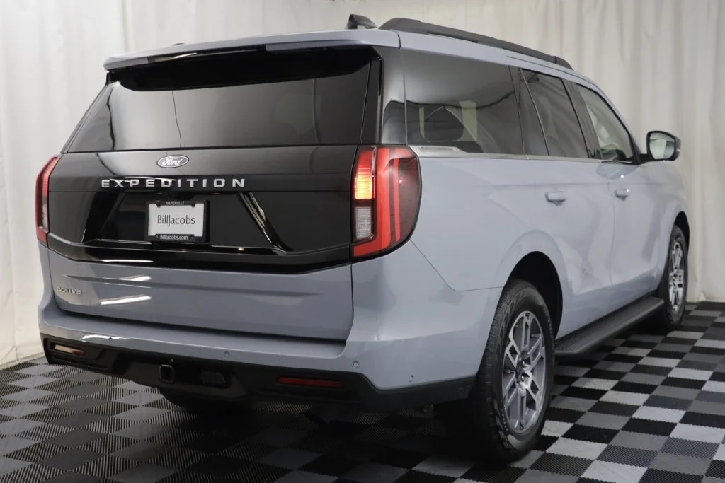 Used 2025 Gray Metallic Ford Active image 17