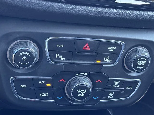 Used 2018 White Jeep Limited image 34