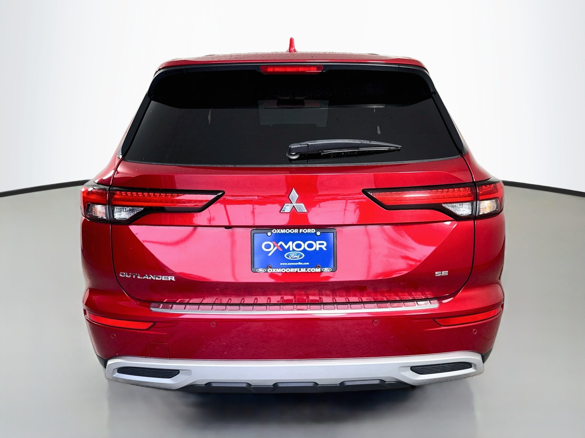 Used 2023 Red Diamond Mitsubishi SE image 6