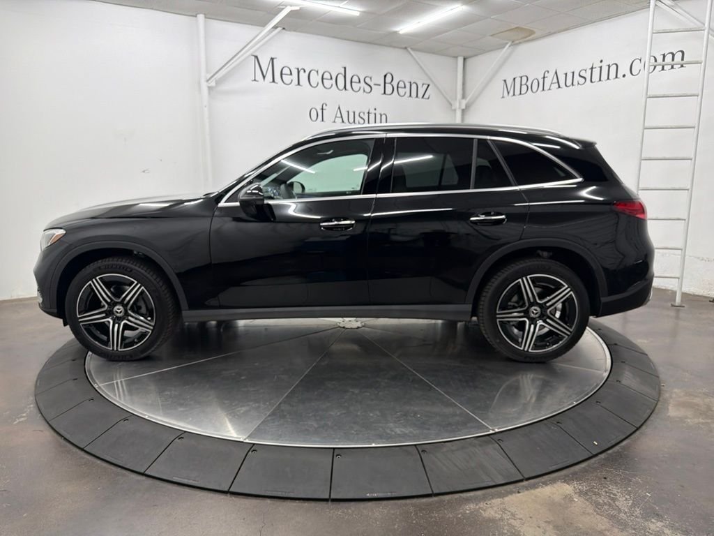 New 2027 Black Mercedes-Benz GLC 300 image 4
