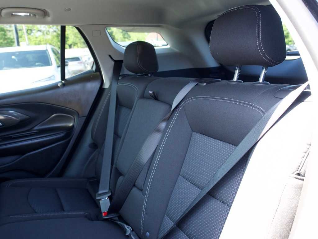 2023 GMC Terrain SLE - Photo 19