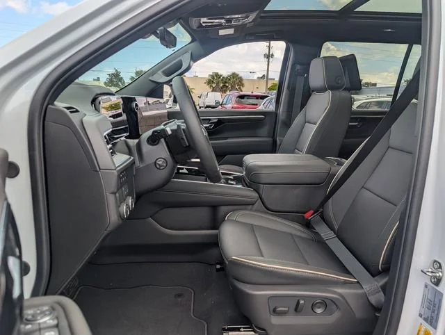 New 2026 Polar White Tricoat Chevrolet Premier image 5