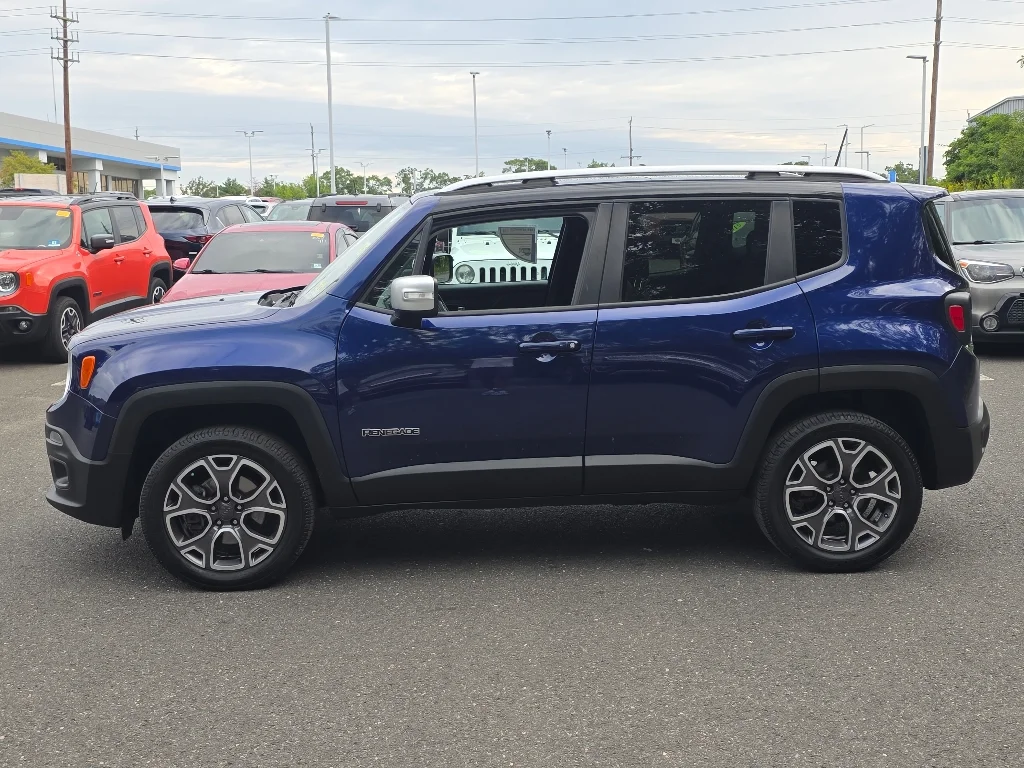 Used 2018 Jetset Blue Jeep Limited image 12