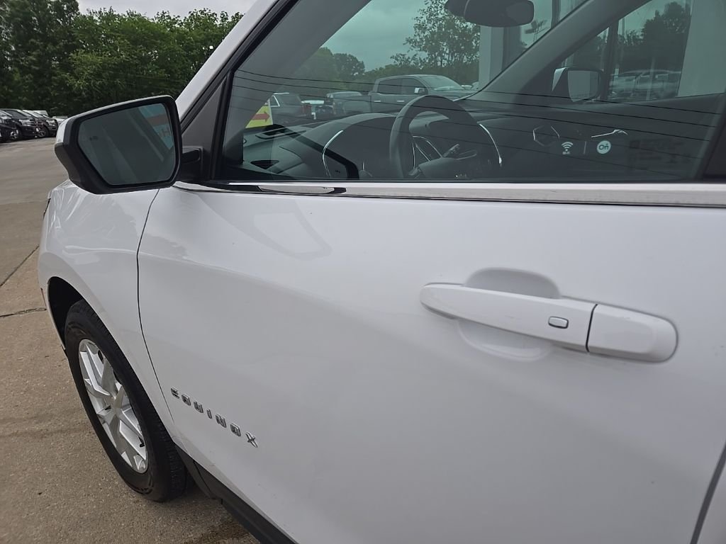 Used 2024 White Chevrolet LT image 28