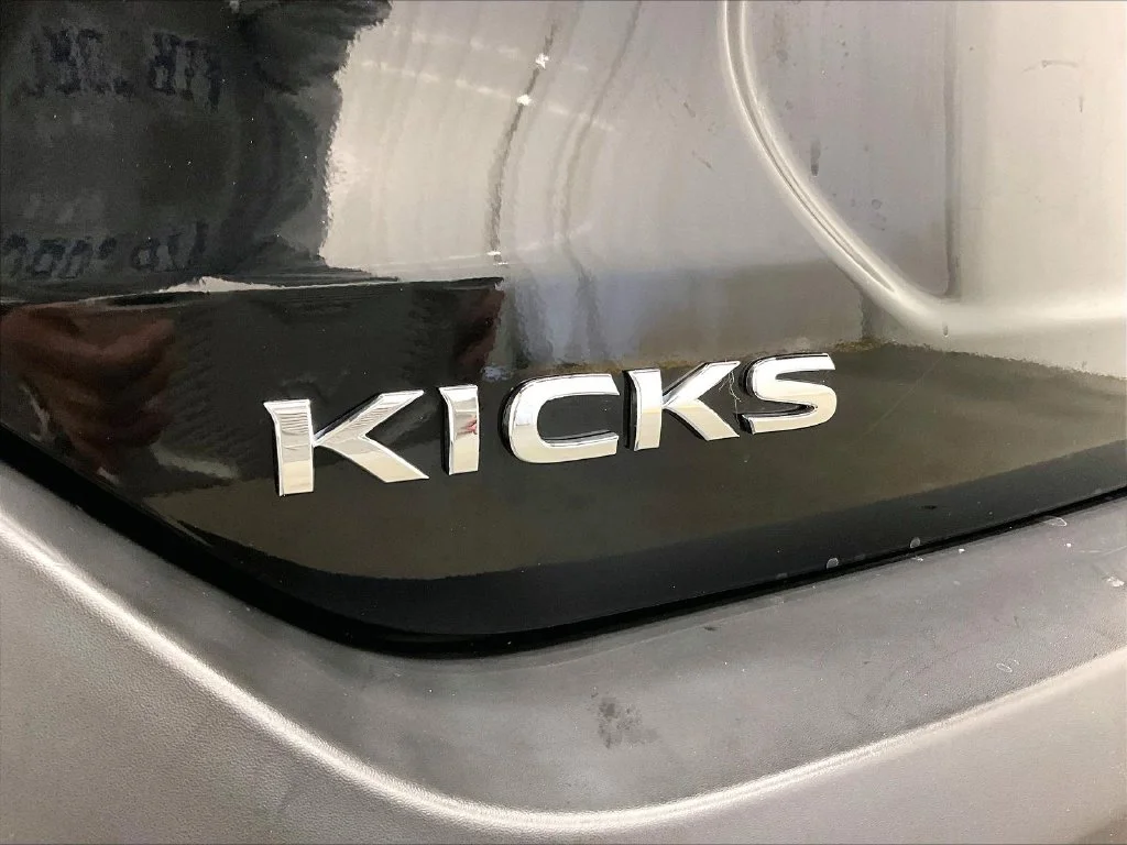 Used 2020 Black Nissan SR image 24