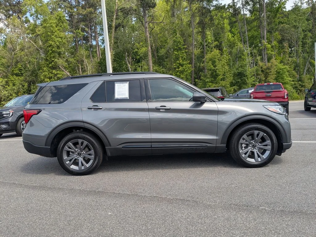 New 2026 Carbonized Gray Metallic Ford Active image 3