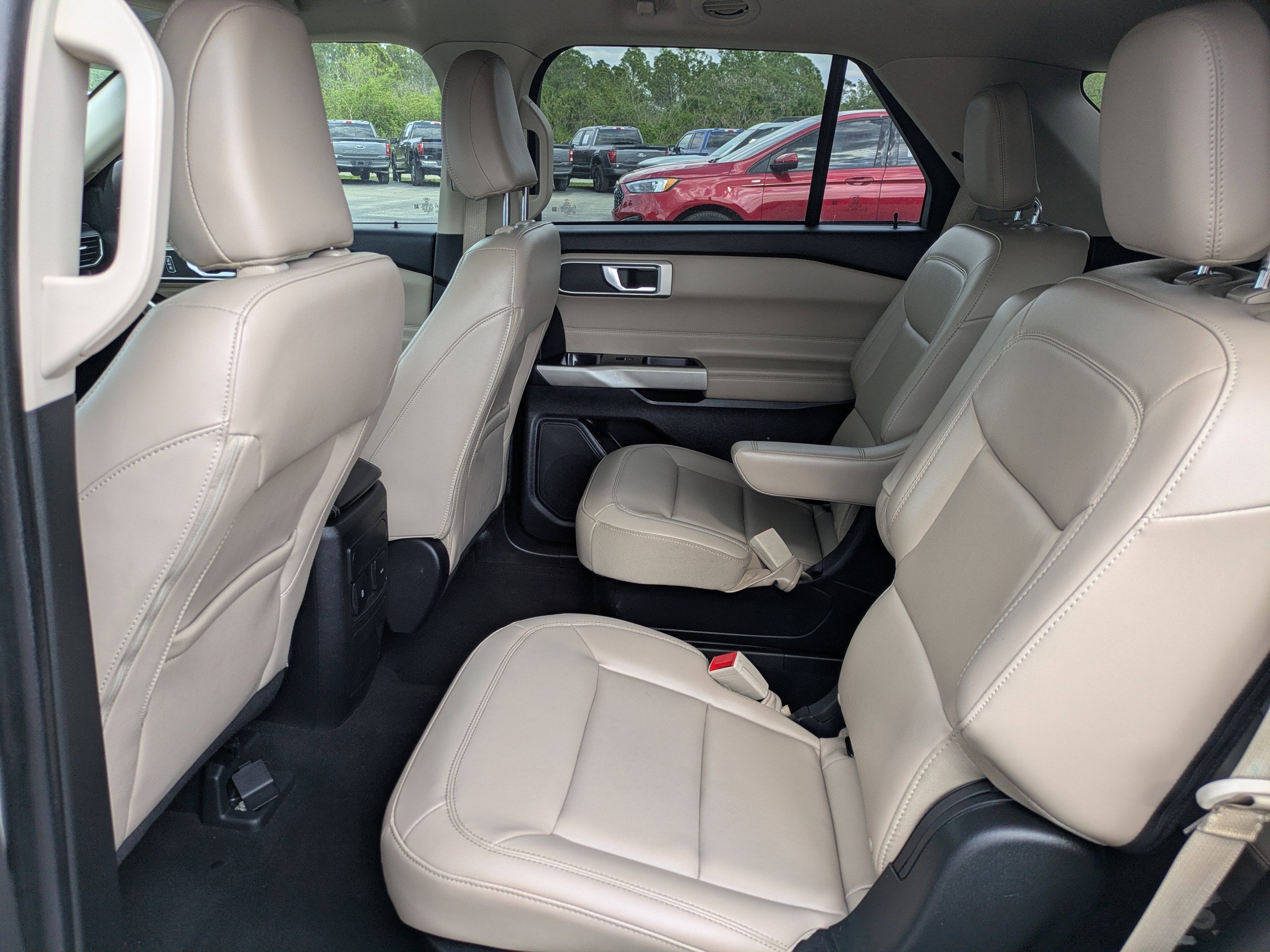 Used 2023 Oxford White Ford XLT image 12