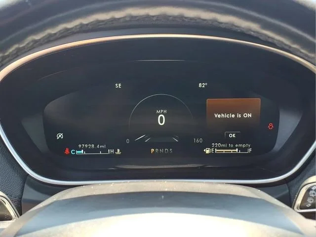 Used 2019  Lincoln Reserve image 11