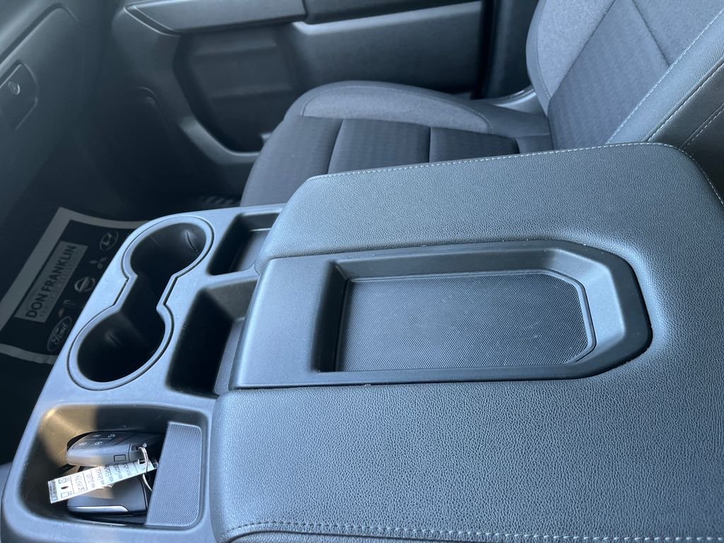 Used 2025 White Chevrolet Custom image 21