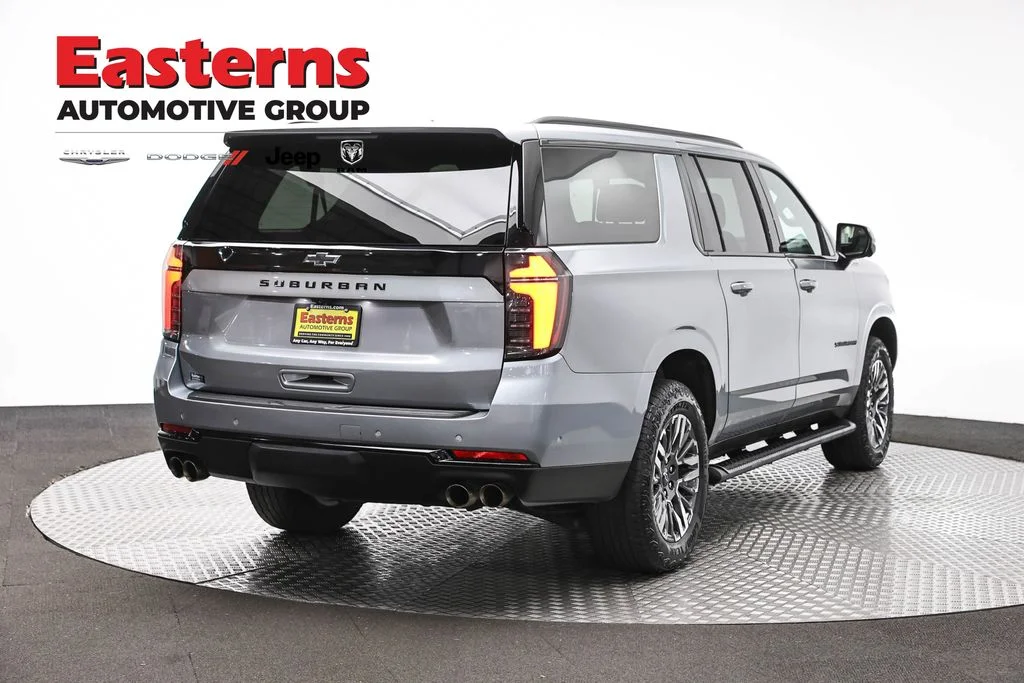 Used 2025 Gray Chevrolet Z71 image 6