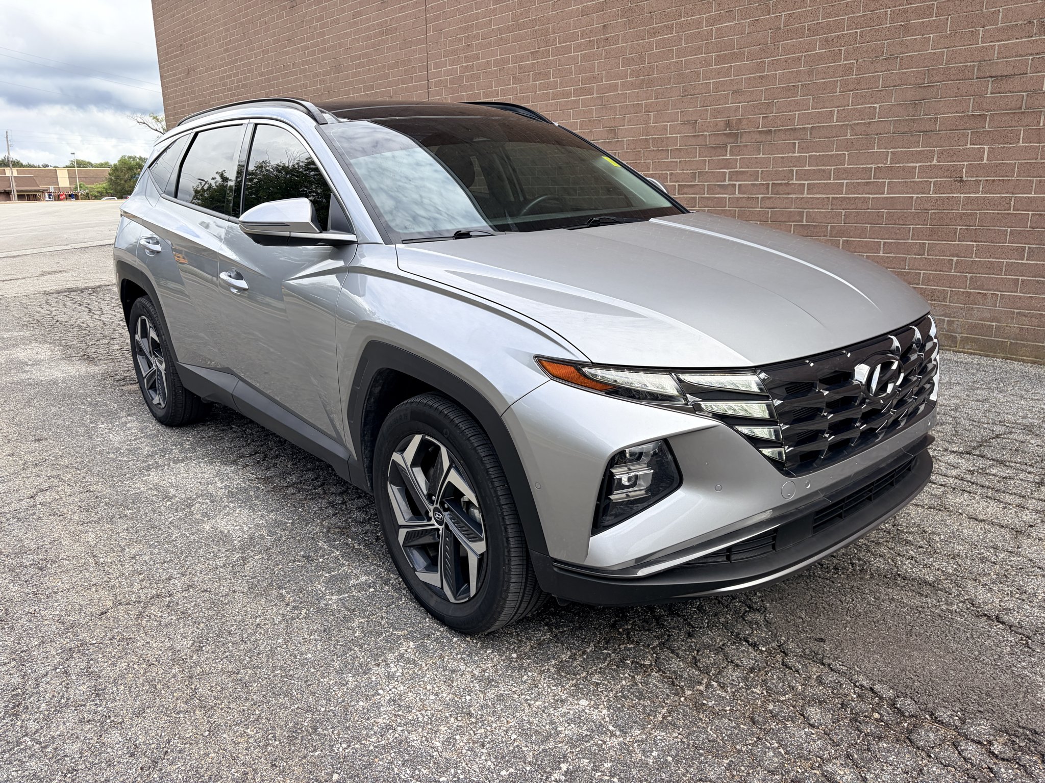 Used 2024 Shimmering Silver Hyundai Limited image 7