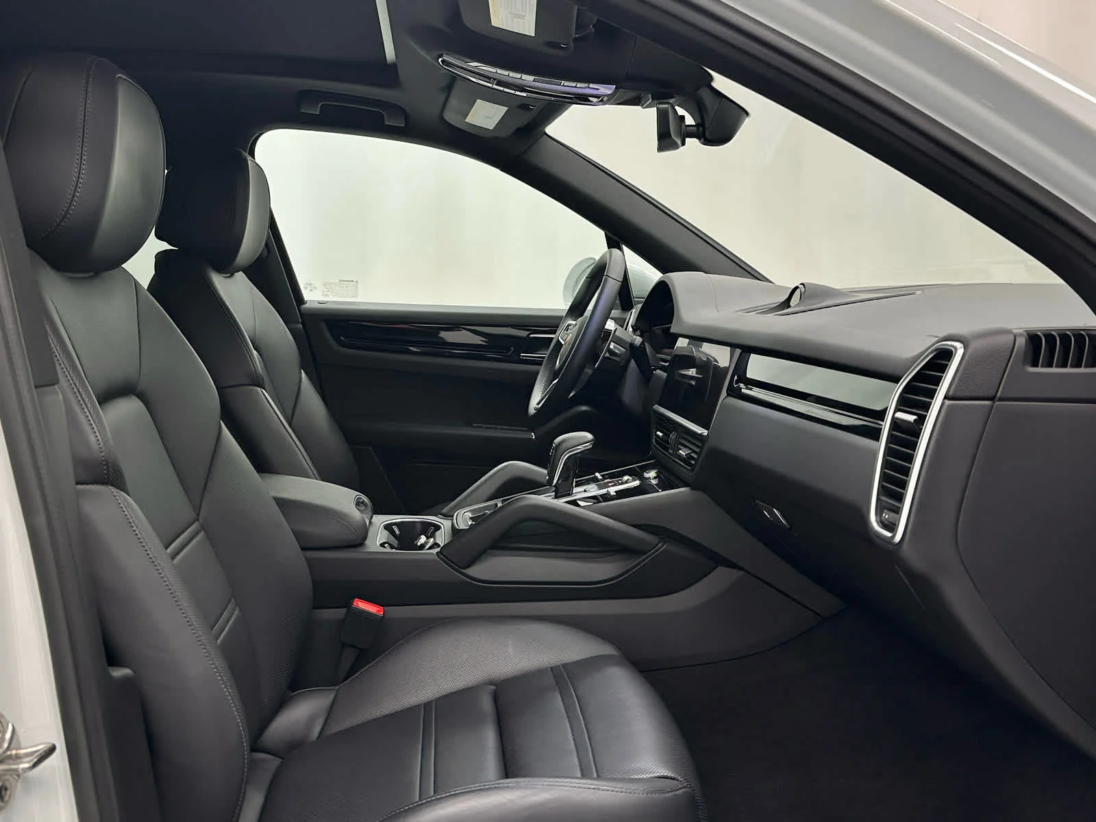 Used 2021 White Porsche  image 18